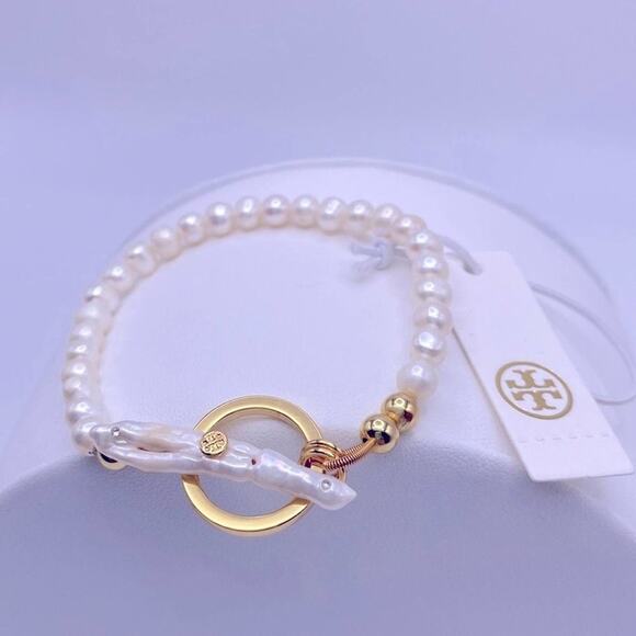NWT Tory Burch Gold Logo Fresh Water Pearl Toggle Bracelet - Picture 12 of 14